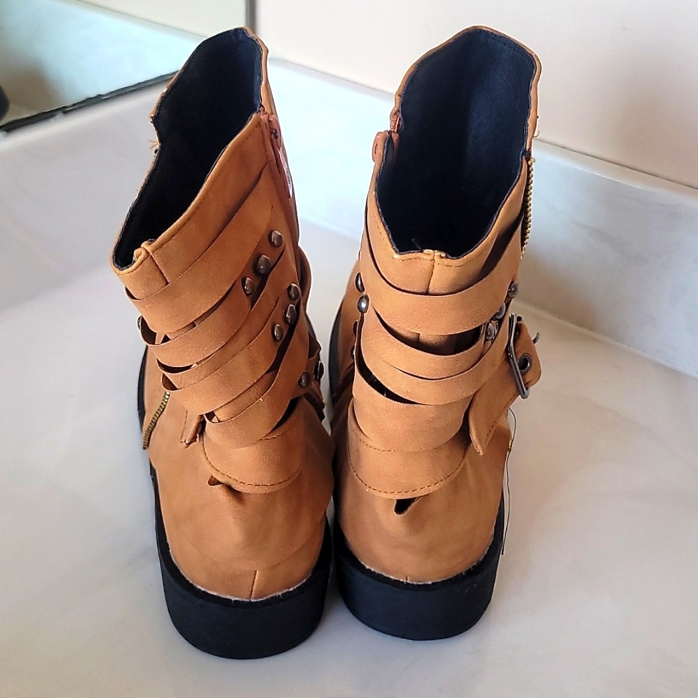 NWOT Brown Suede Boots - Picture 2 of 7